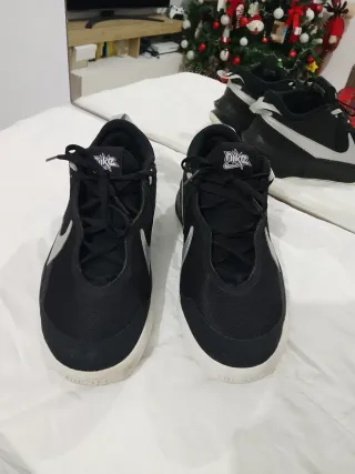 Scarpe da basket Nike Team Hustle D 10 GS Unisex N