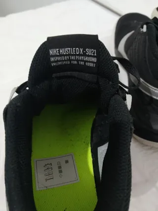 Scarpe da basket Nike Team Hustle D 10 GS Unisex N