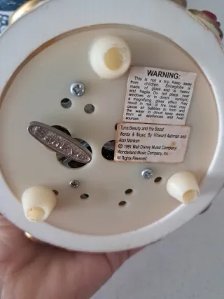 Bola de Cristal Disney La Bella y la Bestia musica