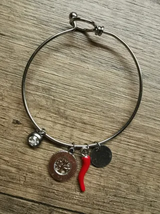 Braccialetto portafortuna cornetto rosso