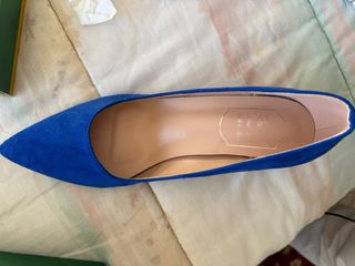 Zapatos de tacón azul sin estrenar
