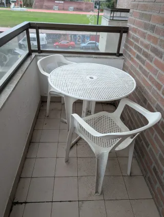 Mesa redonda terraza ø 80 cm con dos sillas