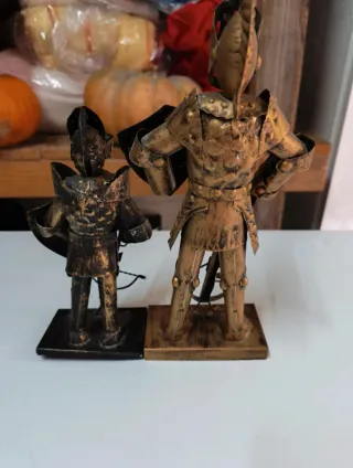 Coppia Cavalieri Medievali in Metallo