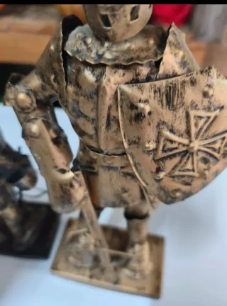 Coppia Cavalieri Medievali in Metallo