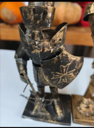 Coppia Cavalieri Medievali in Metallo