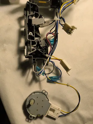 Ventilador y componentes microondas