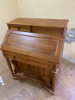 Escritorio de teca con cajones