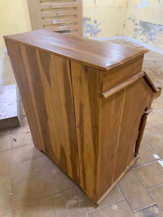 Escritorio de teca con cajones