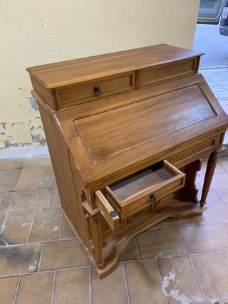 Escritorio de teca con cajones