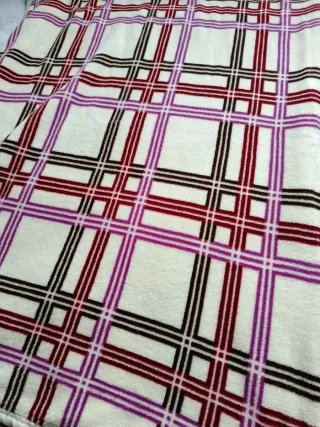 Manta de forro polar a cuadros