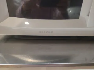 Microondas blanco AIVOD