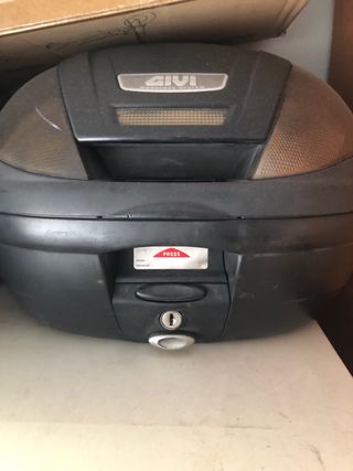 Maleta Baúl Moto Givi una sola llave