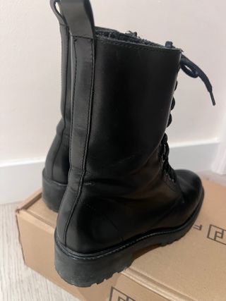Botas militares negras Massimo Dutti