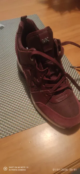 Zapatillas Michael Kors Rojas y Plateadas