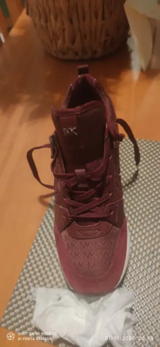 Zapatillas Michael Kors Rojas y Plateadas