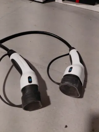 Cable para cargar coche eléctrico