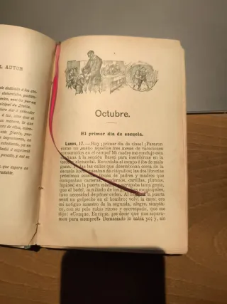Libro antiguo ilustrado.
