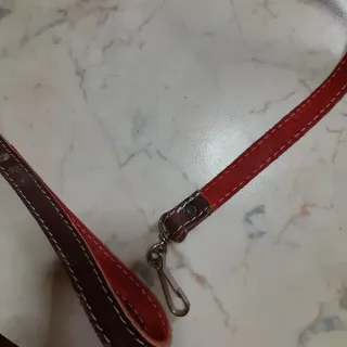 Guinzaglio in cuoio marrone e rosso