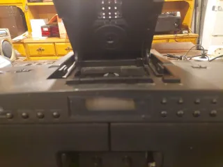 Radio CD Cassette Thomson Negra