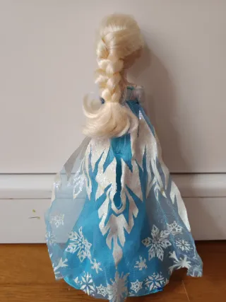 Muñeca Elsa piano y canta