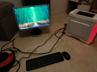 Ordenador Sobremesa AMD Blanco/Rojo