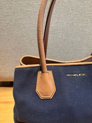 Bolso Michael Kors azul y piel camel