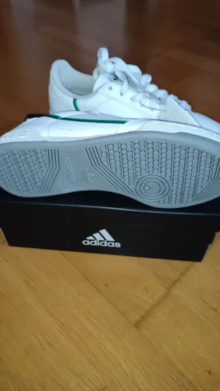 PIEL. SIN ESTRENAR. Adidas. CON ETIQUETA.