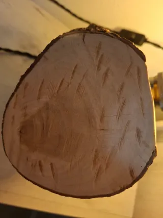 Lámpara de mesita de noche de madera