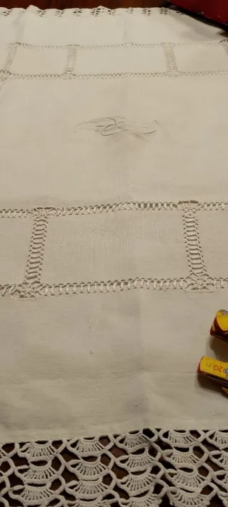 Antiche federe in lino ricamate