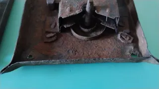 Coppie di vecchie serrature in metallo