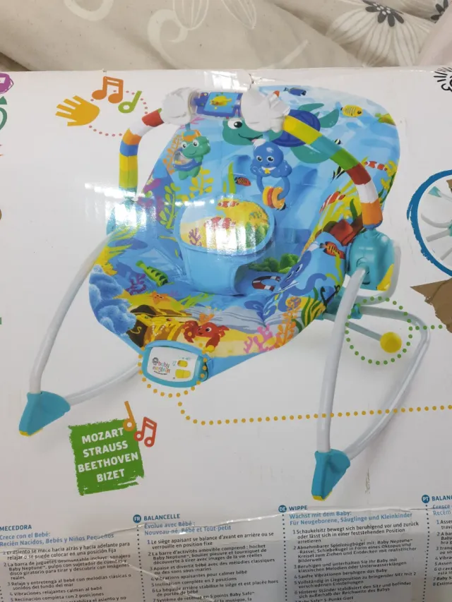 Mecedora para bebé con música