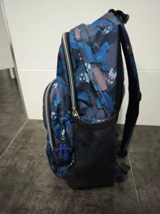 Mochila Totto Escolar Fútbol 3 bolsillos