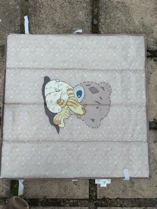 Cuna de viaje y parque infantil (con ruedas)