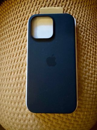 Funda iPhone 16 Pro Max Silicona MagSafe Negra25
