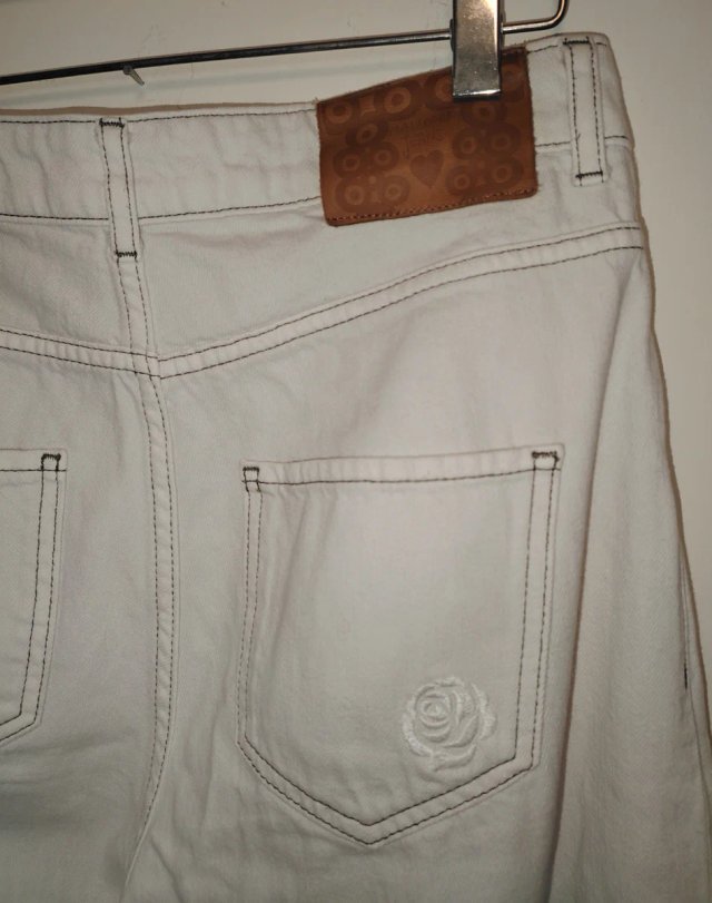 Jeans Maliparmi para mujer en blanco elegante