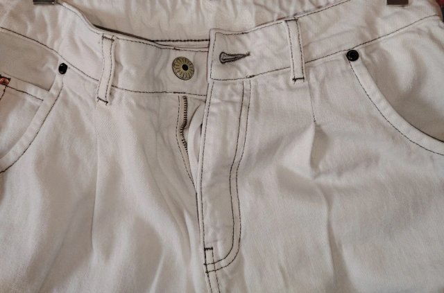 Jeans Maliparmi para mujer en blanco elegante