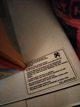 Microondas LG Blanco y Amarillo