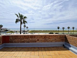 Casa adosada en alquiler en La Pineda en Castelldefels