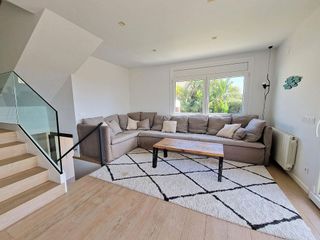 Casa adosada en alquiler en La Pineda en Castelldefels