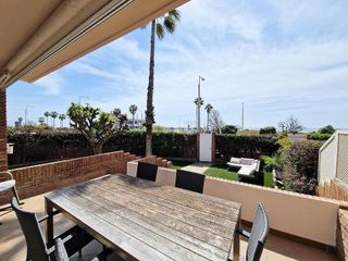 Casa adosada en alquiler en La Pineda en Castelldefels