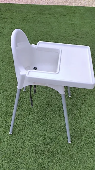 Trona IKEA Blanca con Bandeja