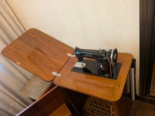 Mueble Máquina Coser Alfa Madera