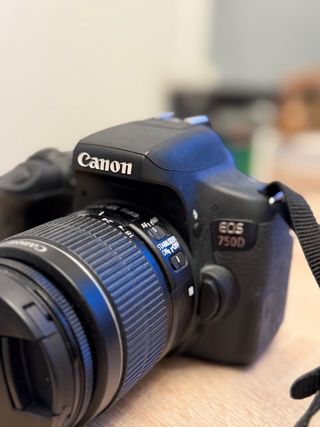 Fotocamera reflex digitale Canon