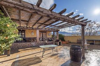 Chalet en venta en Zubia (La)