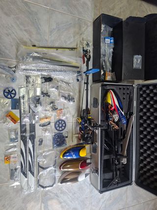 2 Elicotteri RC e accessori