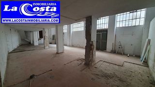 Local comercial en venta en Numancia - San Fernando en Santander