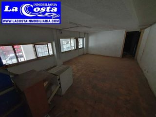 Local comercial en venta en Numancia - San Fernando en Santander