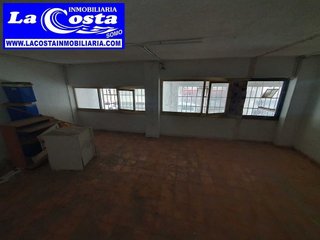 Local comercial en venta en Numancia - San Fernando en Santander