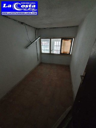Local comercial en venta en Numancia - San Fernando en Santander
