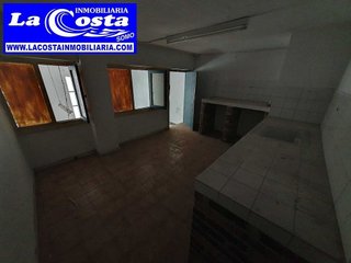 Local comercial en venta en Numancia - San Fernando en Santander
